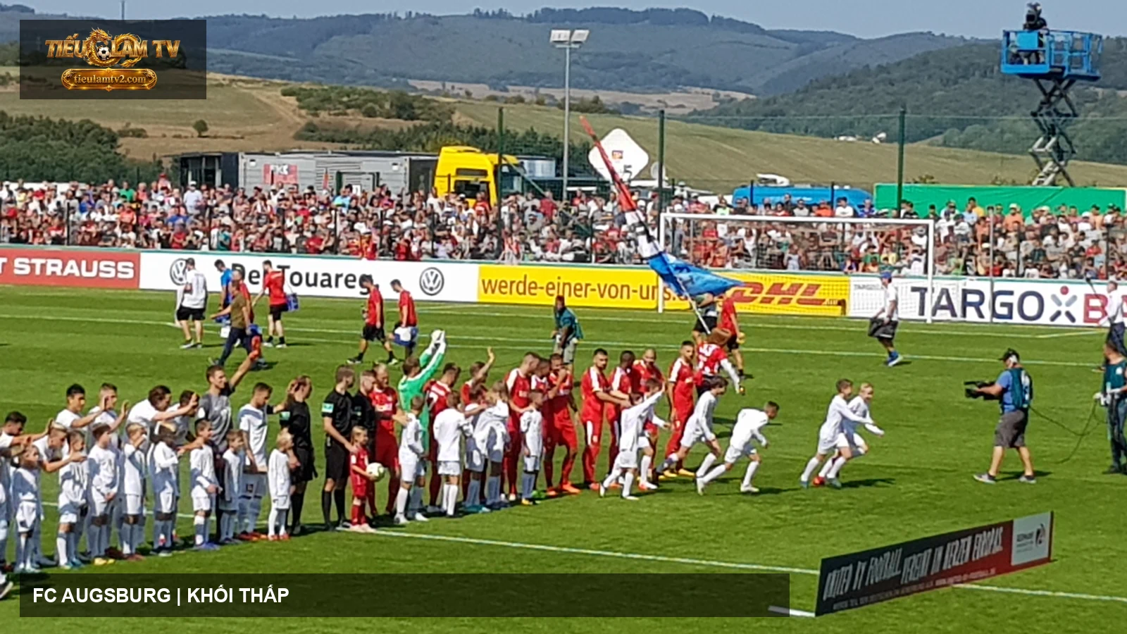 FC Augsburg trong một trận đấu cúp