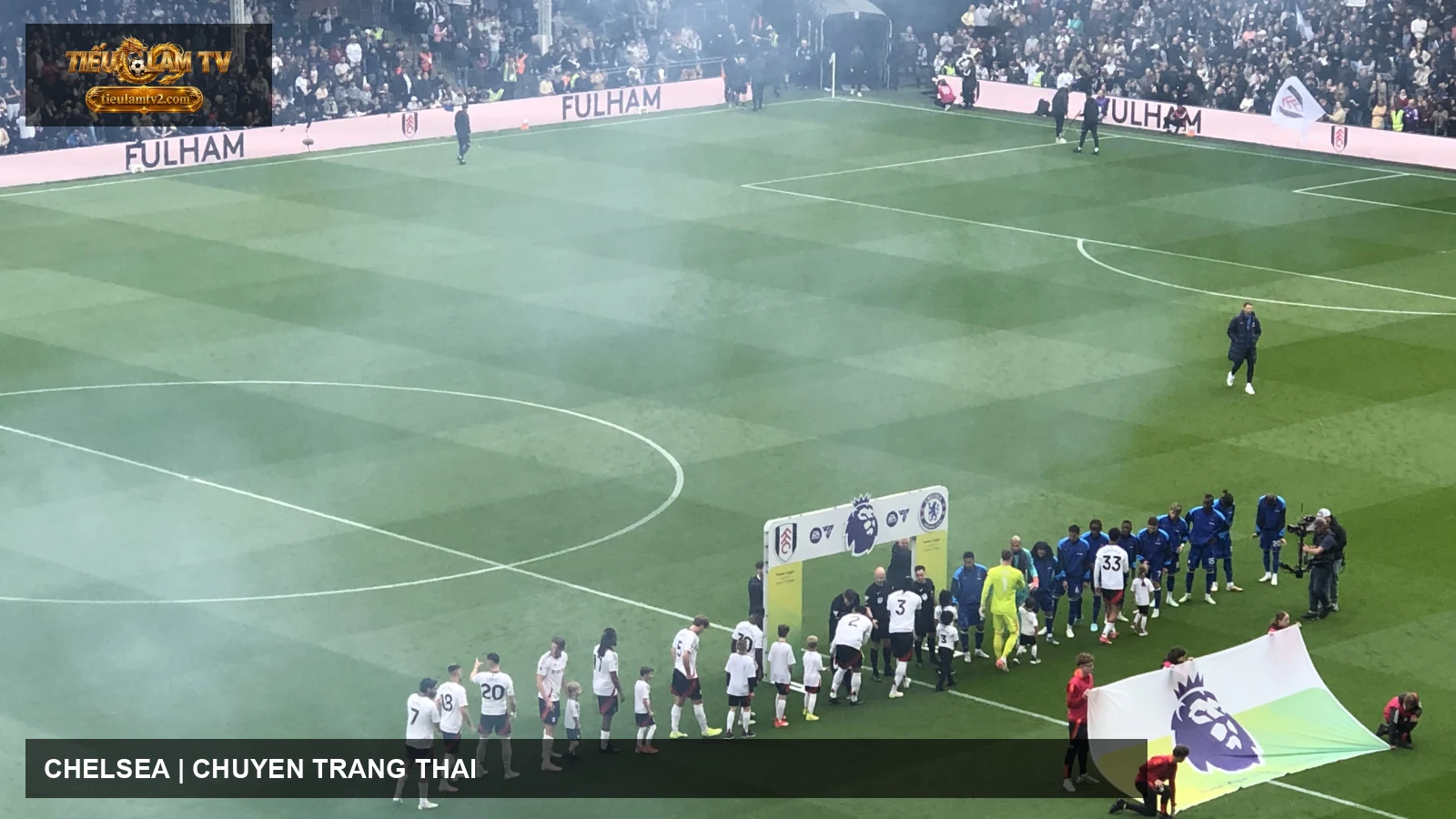 Các cầu thủ Chelsea khởi động trước trận đấu năm 2025